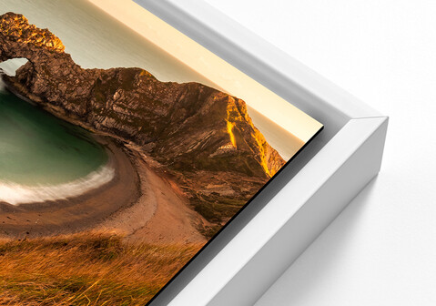 Cornice effetto ombra bianca