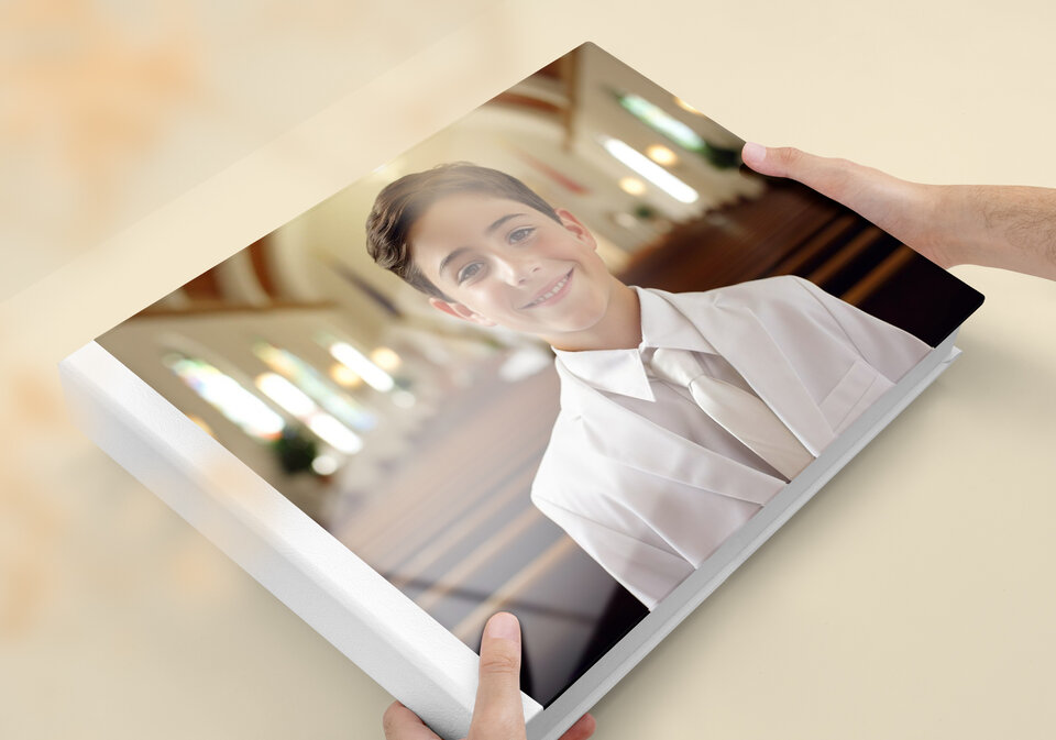 An extra special touch: a Premium Gift Box for your Photo Book