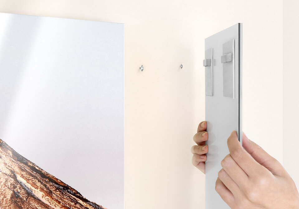 Standard mounting: Practical stability for lightweight Wall Art